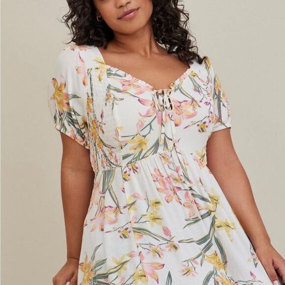 Torrid White Crinkle Gauze Smock Back Babydoll Floral Tunic Sz 1X - Picture 1 of 10